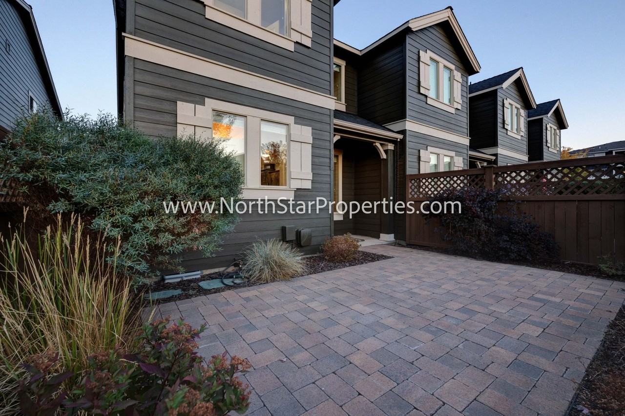 20916 High Desert Ln - Photo 4 of 23