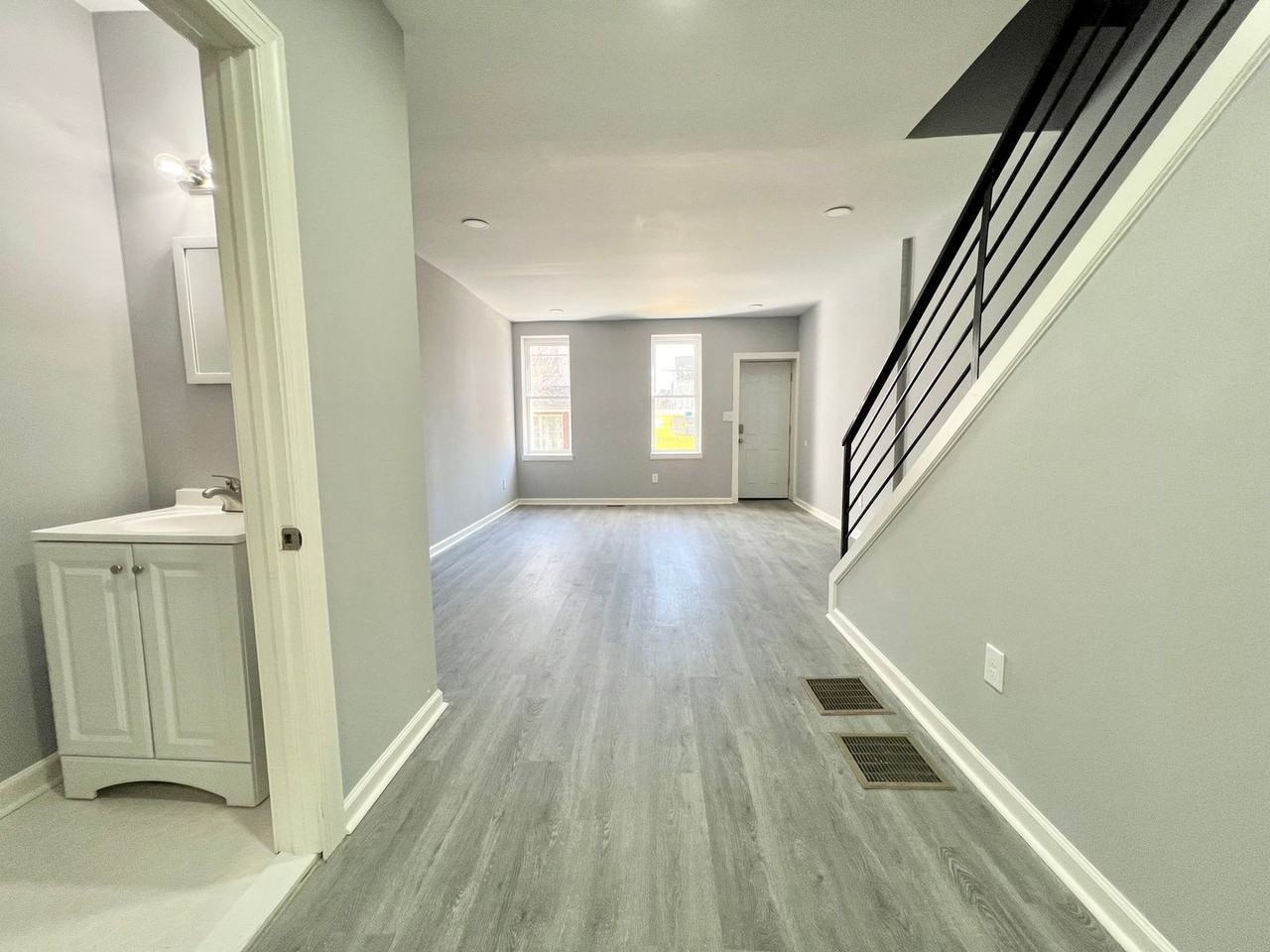 1308 S Reese St - Photo 4 of 21