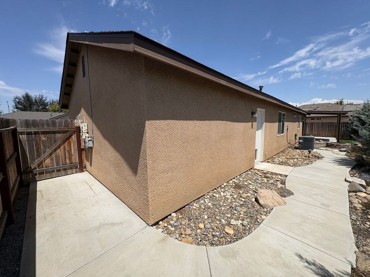 2113 N Highland St - Photo 5 of 26