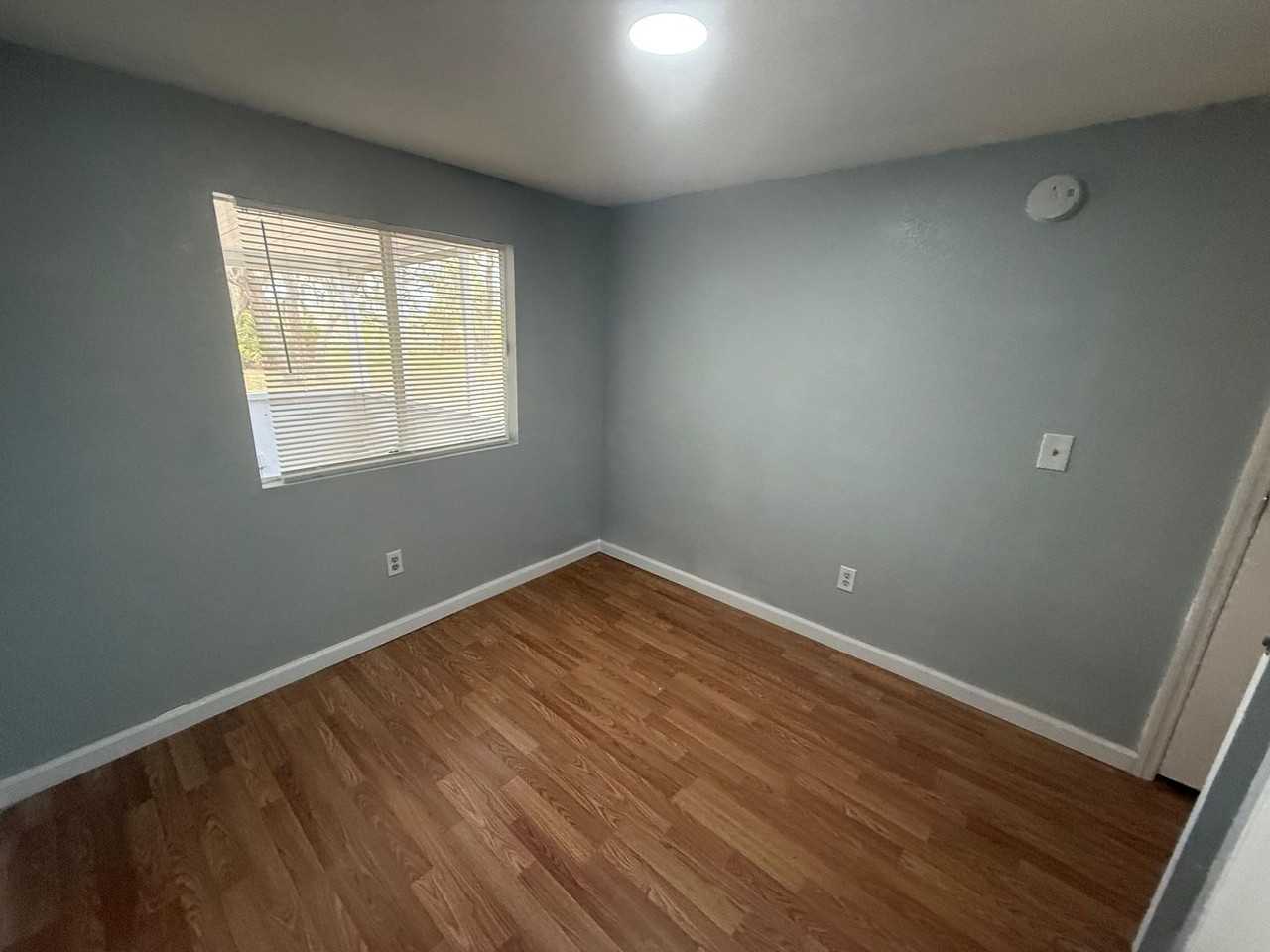 10637 Houston Ave - Photo 6 of 16