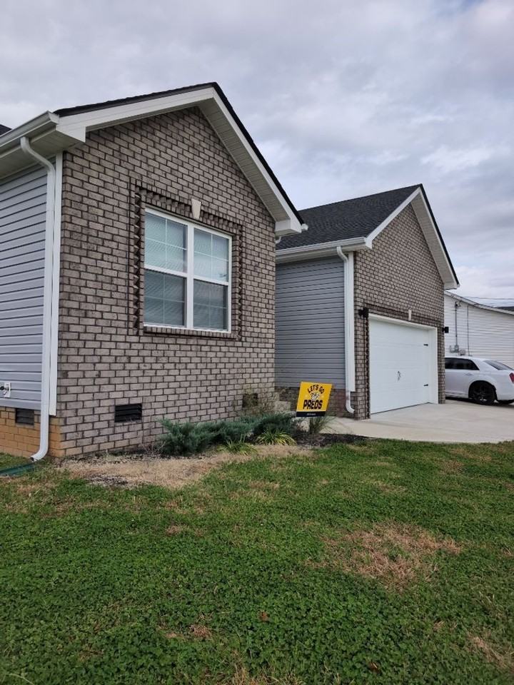 1113 Hand Ct - Photo 2 of 17