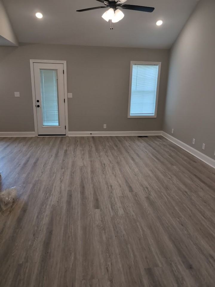 1113 Hand Ct - Photo 4 of 17