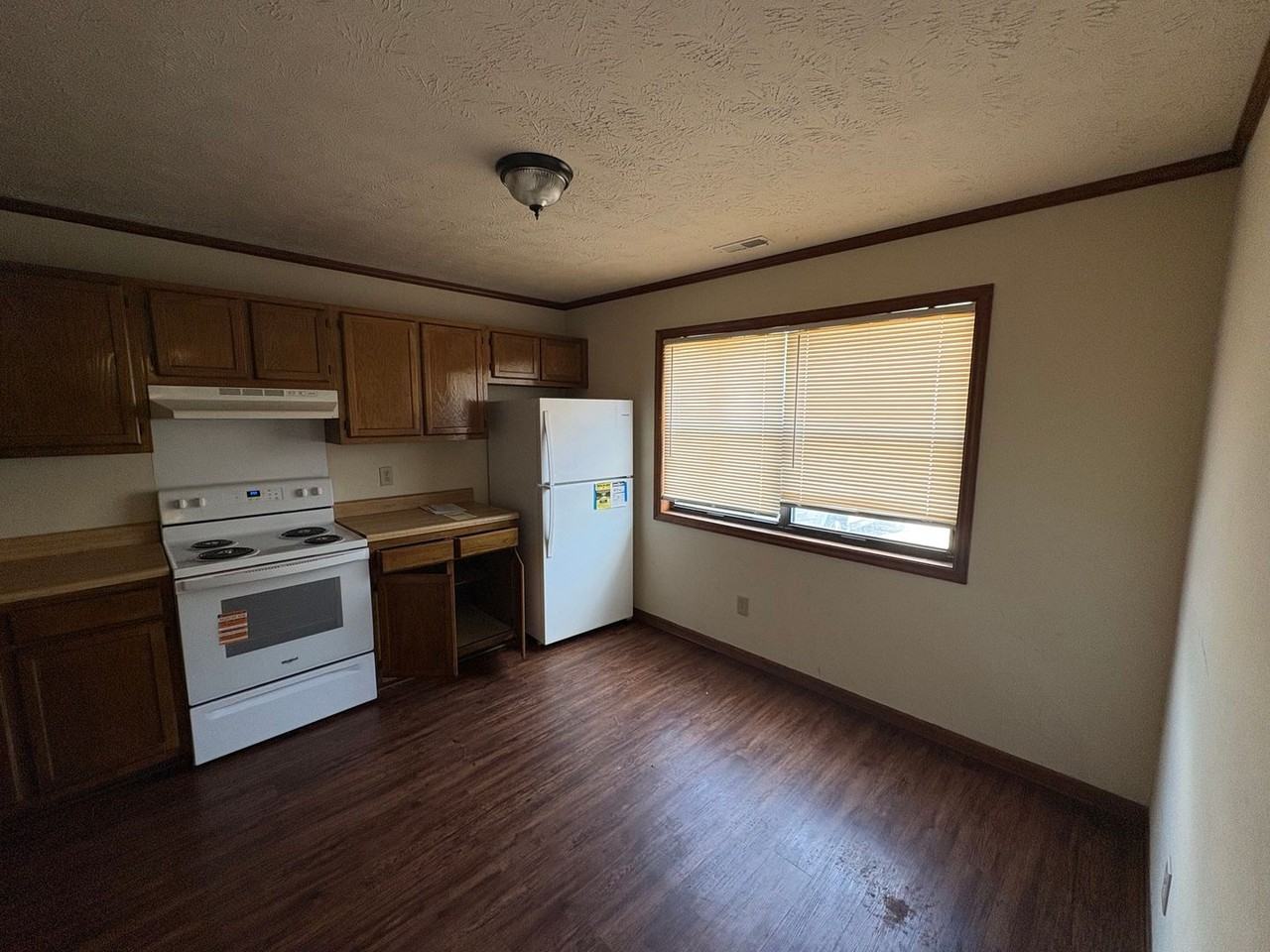 5925 Labonte Rd - Photo 5 of 26