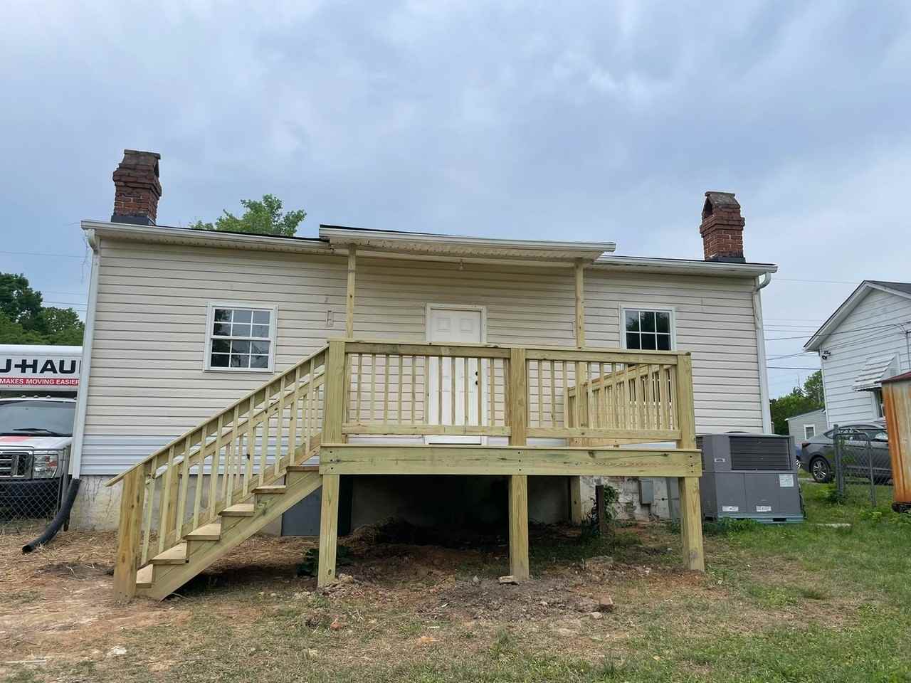 17 Laurel Ave - Photo 2 of 10