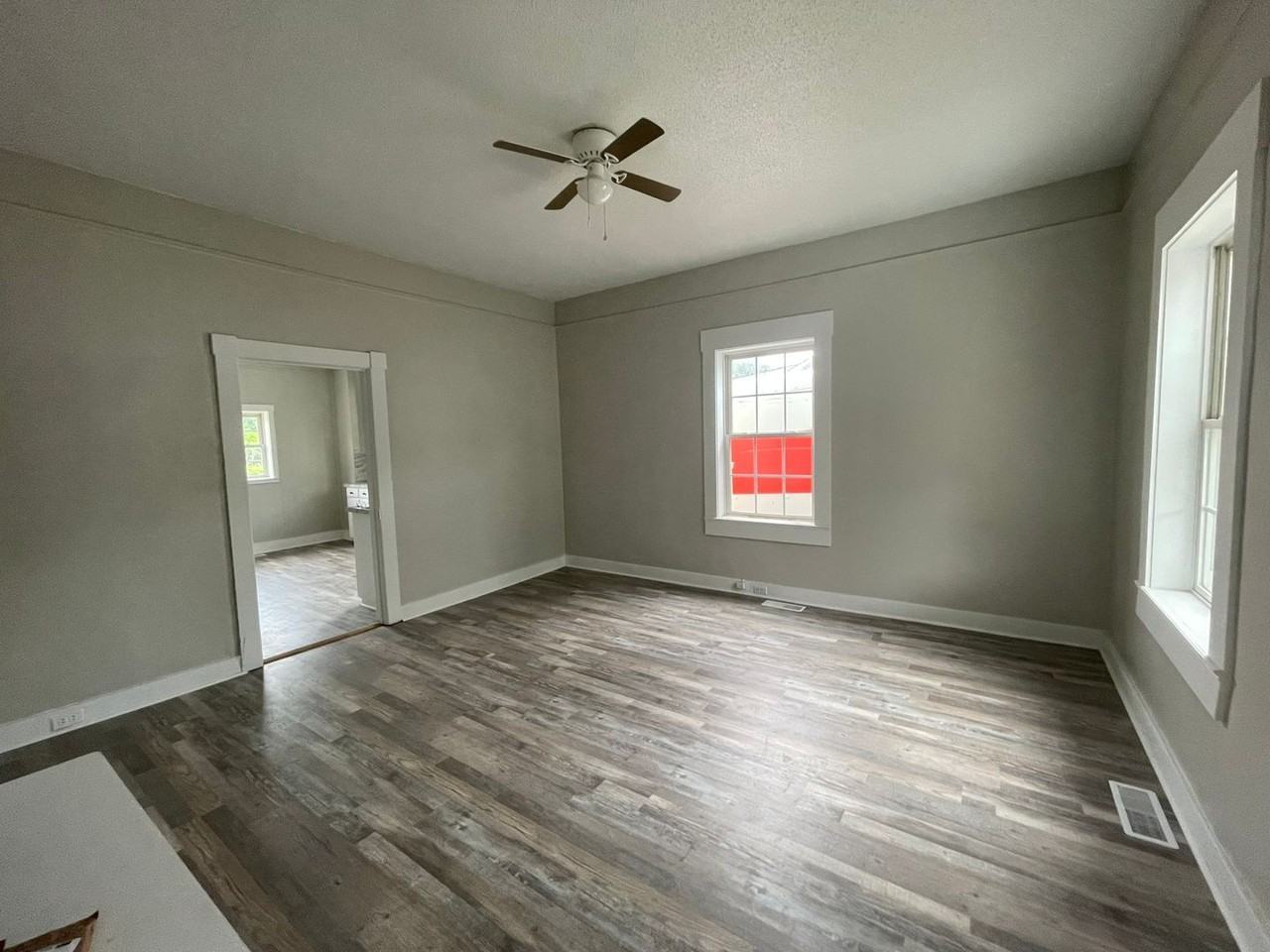 17 Laurel Ave - Photo 4 of 10