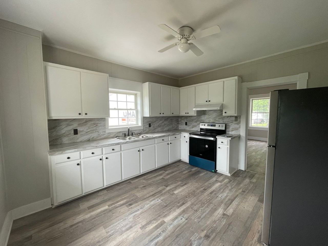 17 Laurel Ave - Photo 5 of 10