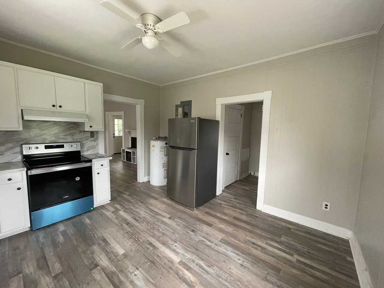 17 Laurel Ave - Photo 6 of 10
