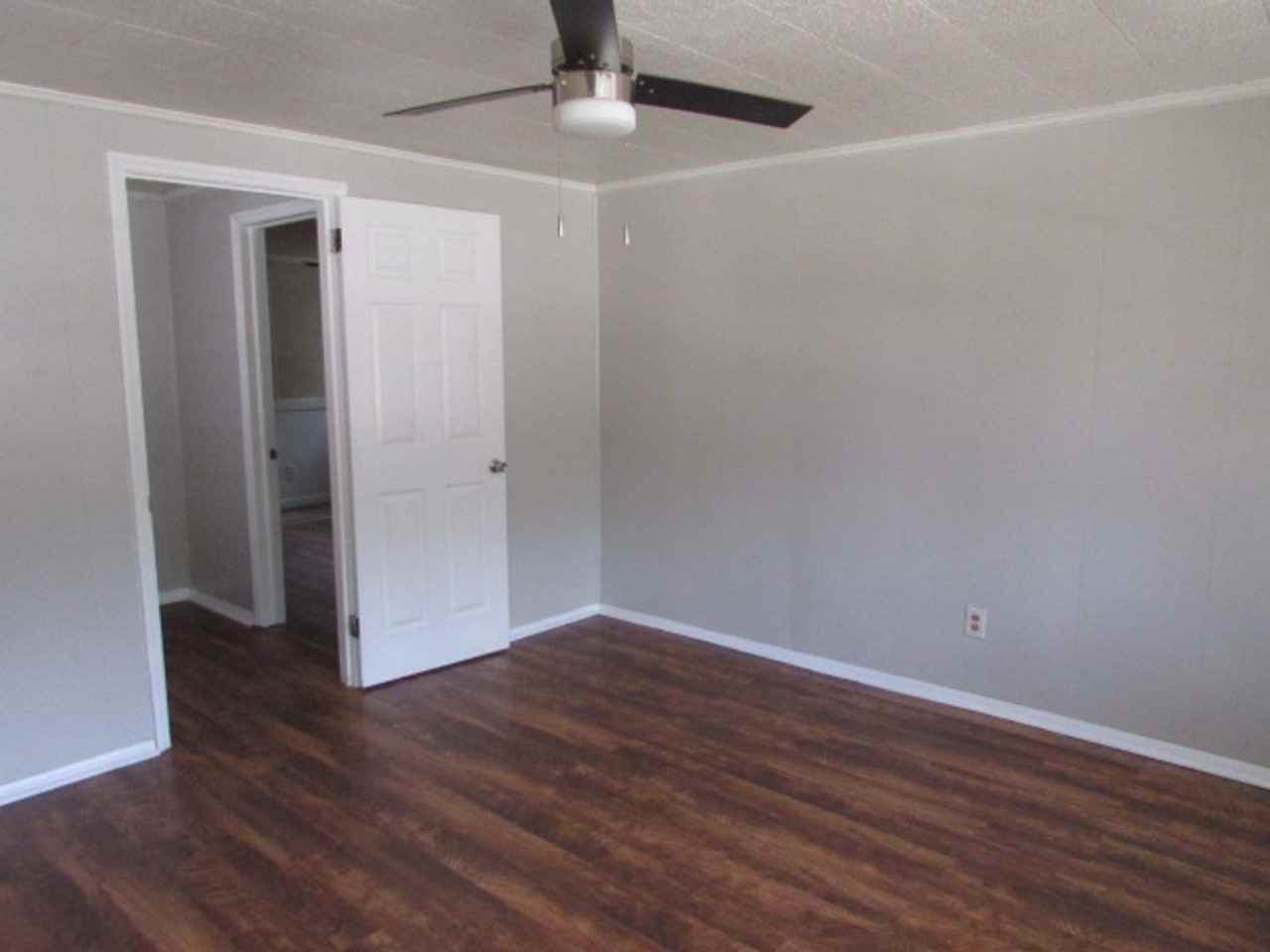307 1/2 Manning Ave - Photo 7 of 12