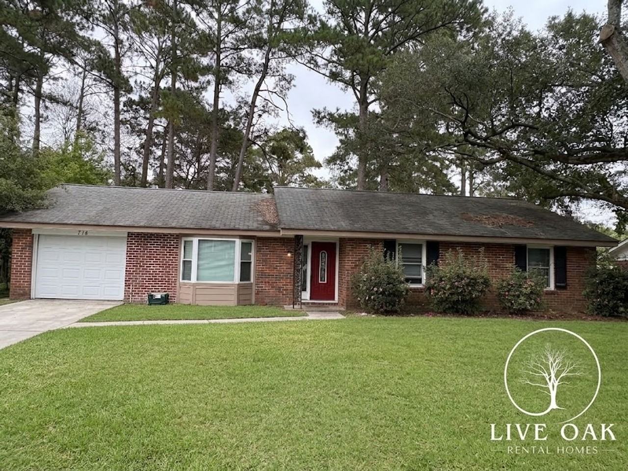 714 Hemingway Dr - Photo 2 of 12