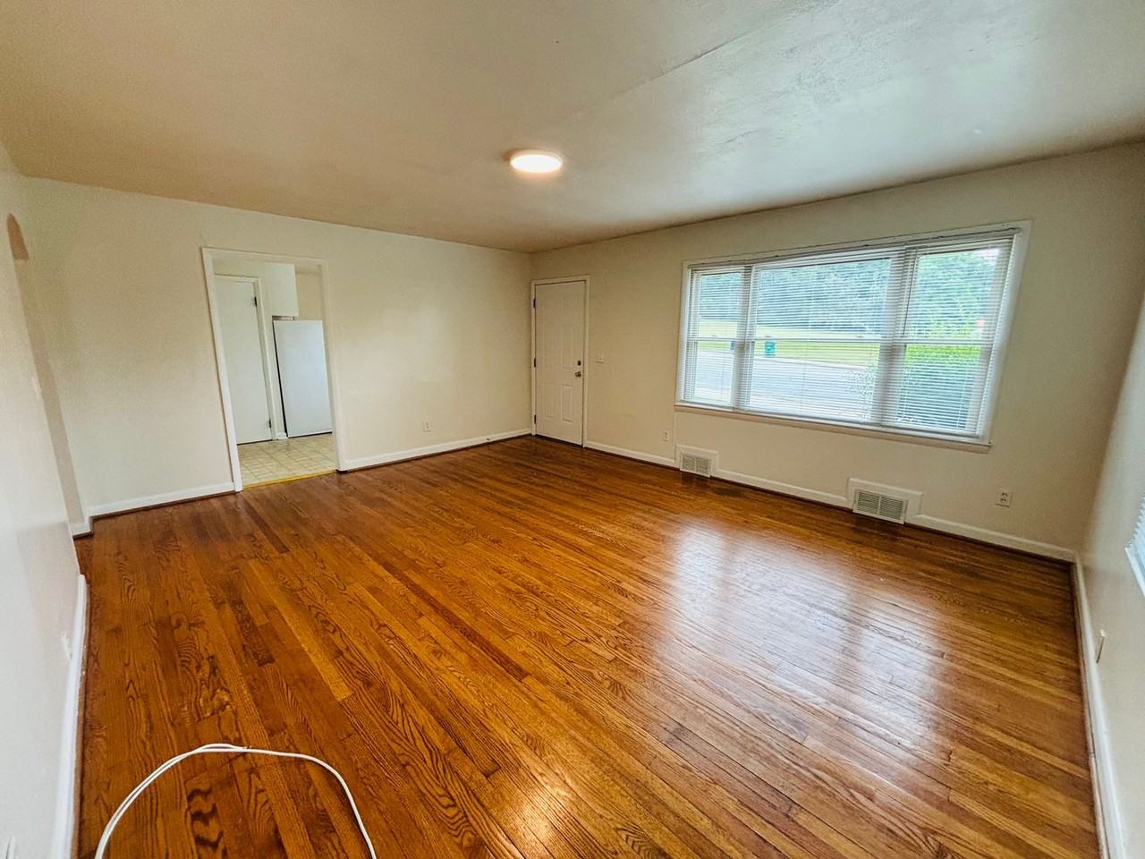 1115DB - 1309-1315 N. Main St. - M - Photo 6 of 50
