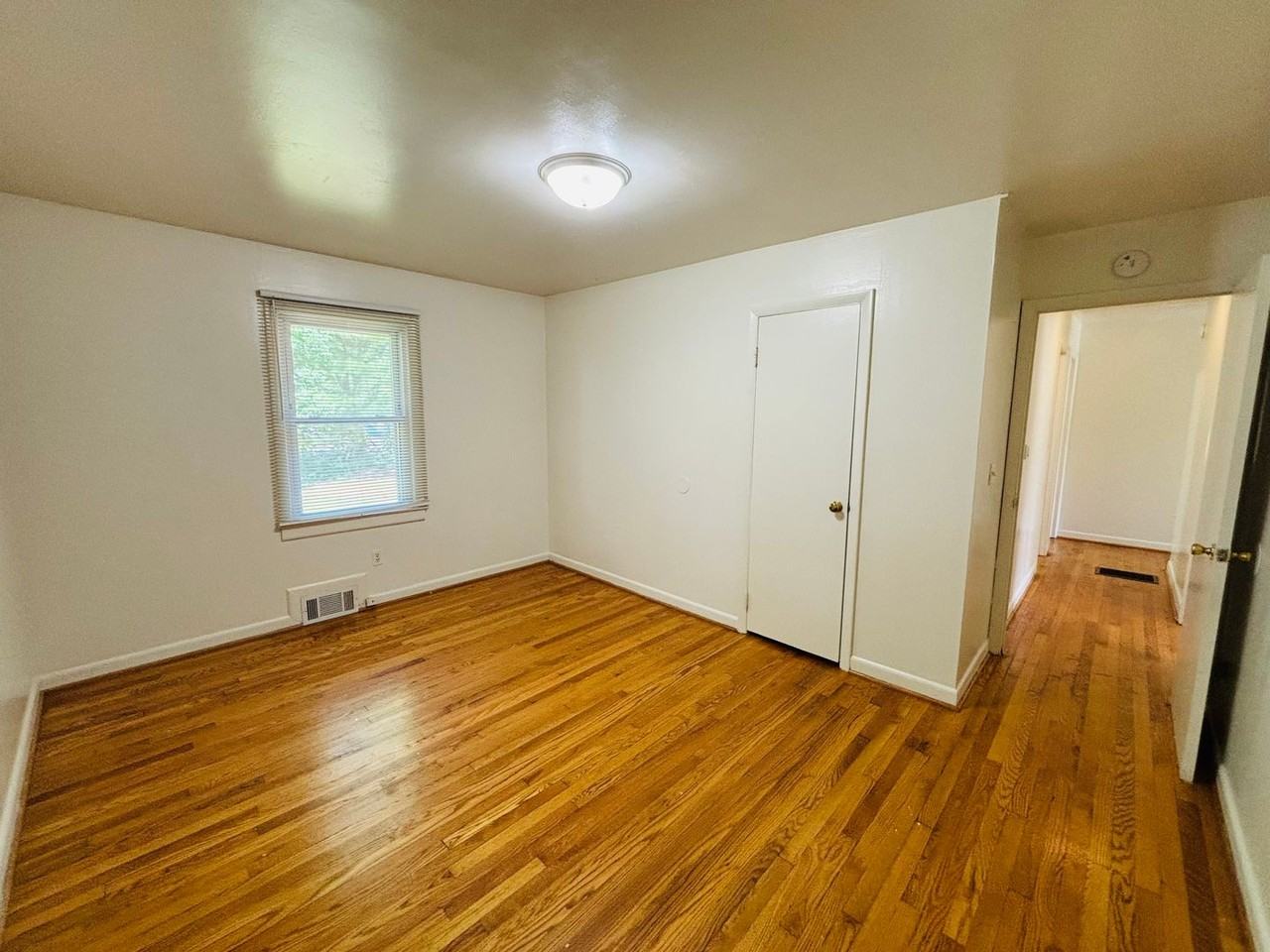 1115DB - 1309-1315 N. Main St. - M - Photo 6 of 50