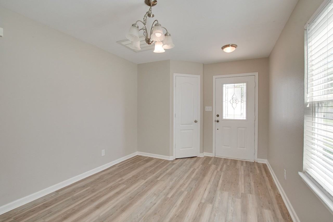 128 Farmington Dr - Photo 4 of 25