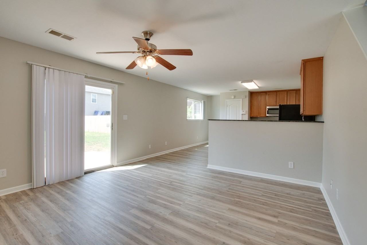 128 Farmington Dr - Photo 6 of 25