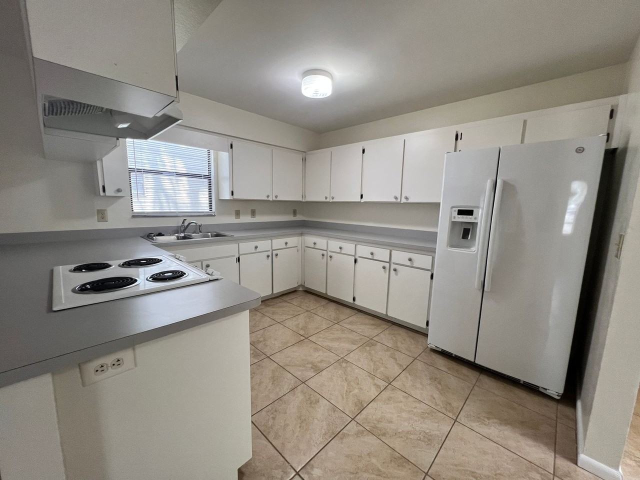 3583 Raintree Cir - Photo 7 of 25