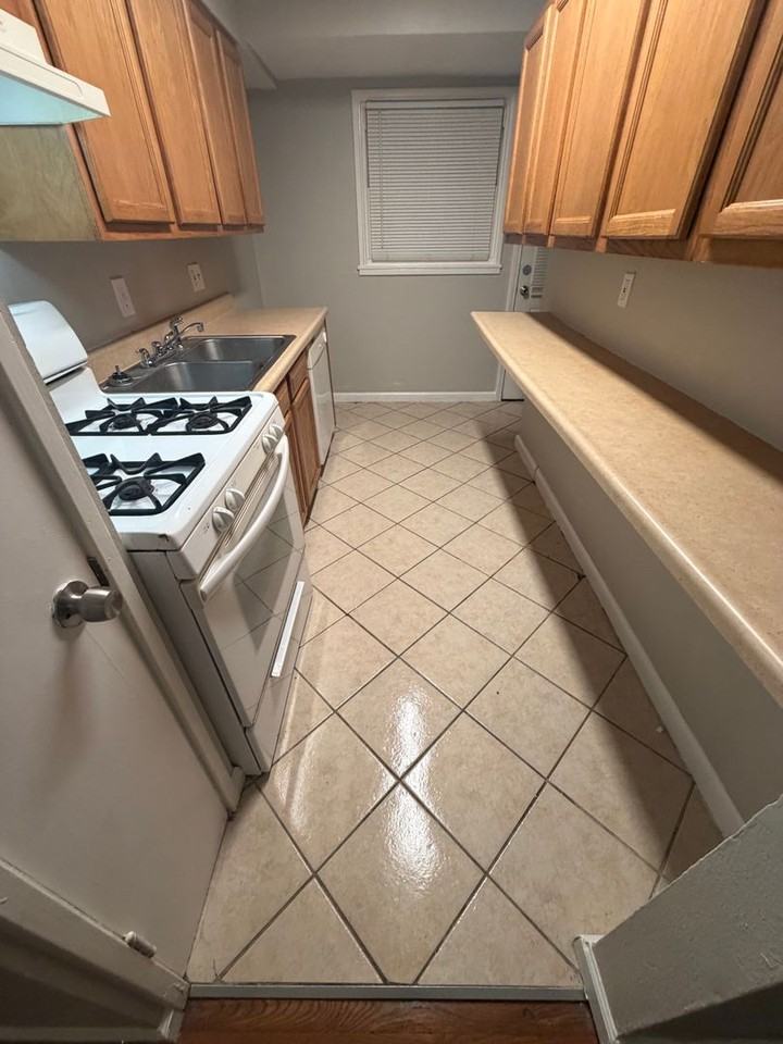 334 Crawford Rd - Photo 3 of 13