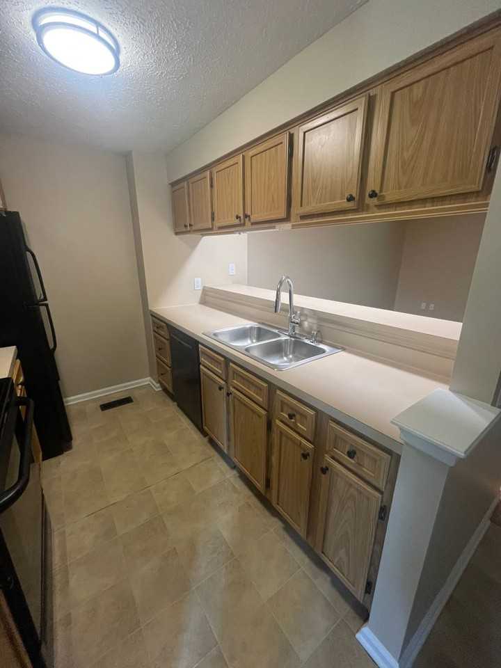 71 Broxbourne Dr - Photo 3 of 24