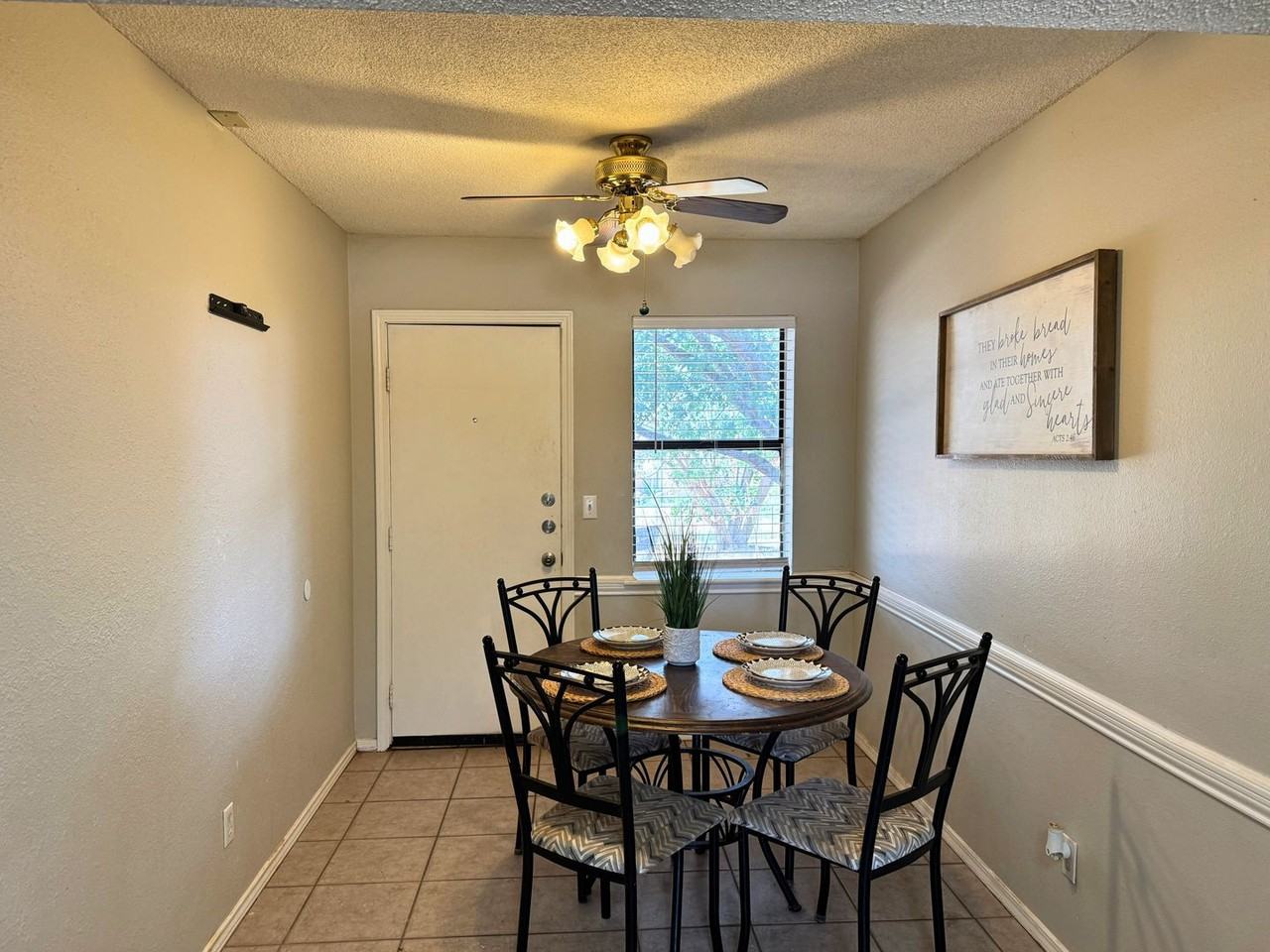 705 W Louisa Ave - Photo 4 of 25