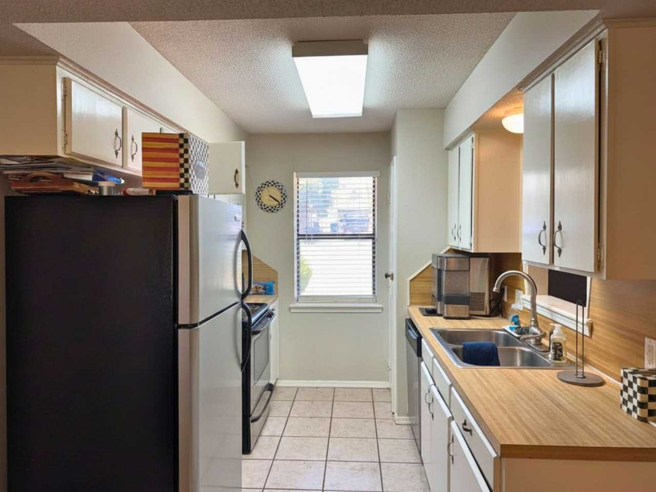 705 W Louisa Ave - Photo 5 of 25