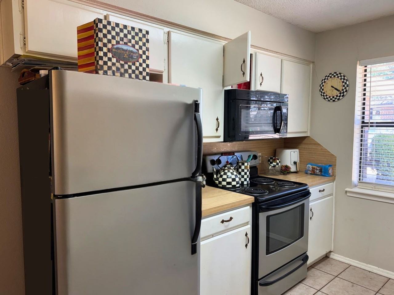 705 W Louisa Ave - Photo 7 of 25