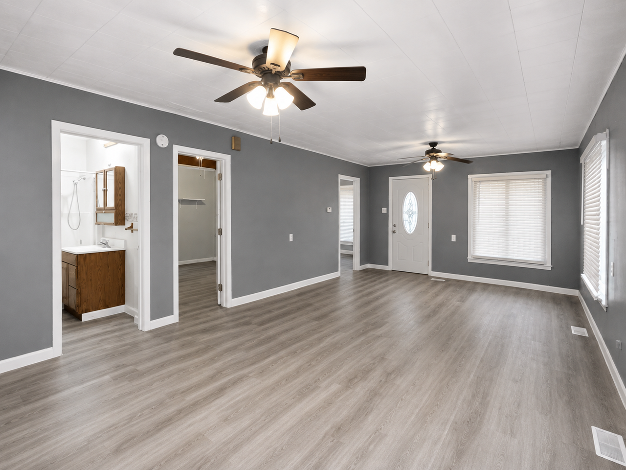407 W 9th St - Photo 5 of 18
