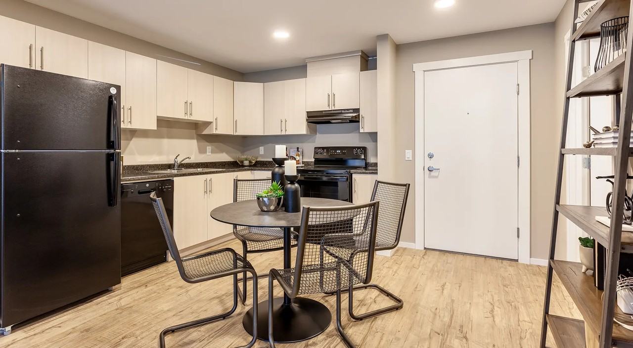 Livingston Heights - Photo 5 of 18