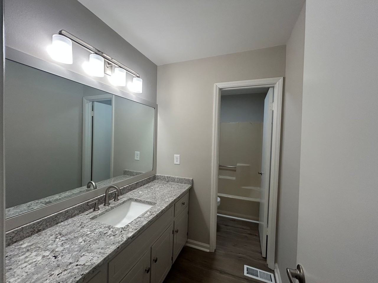 542 Greentree Ter - Photo 5 of 18