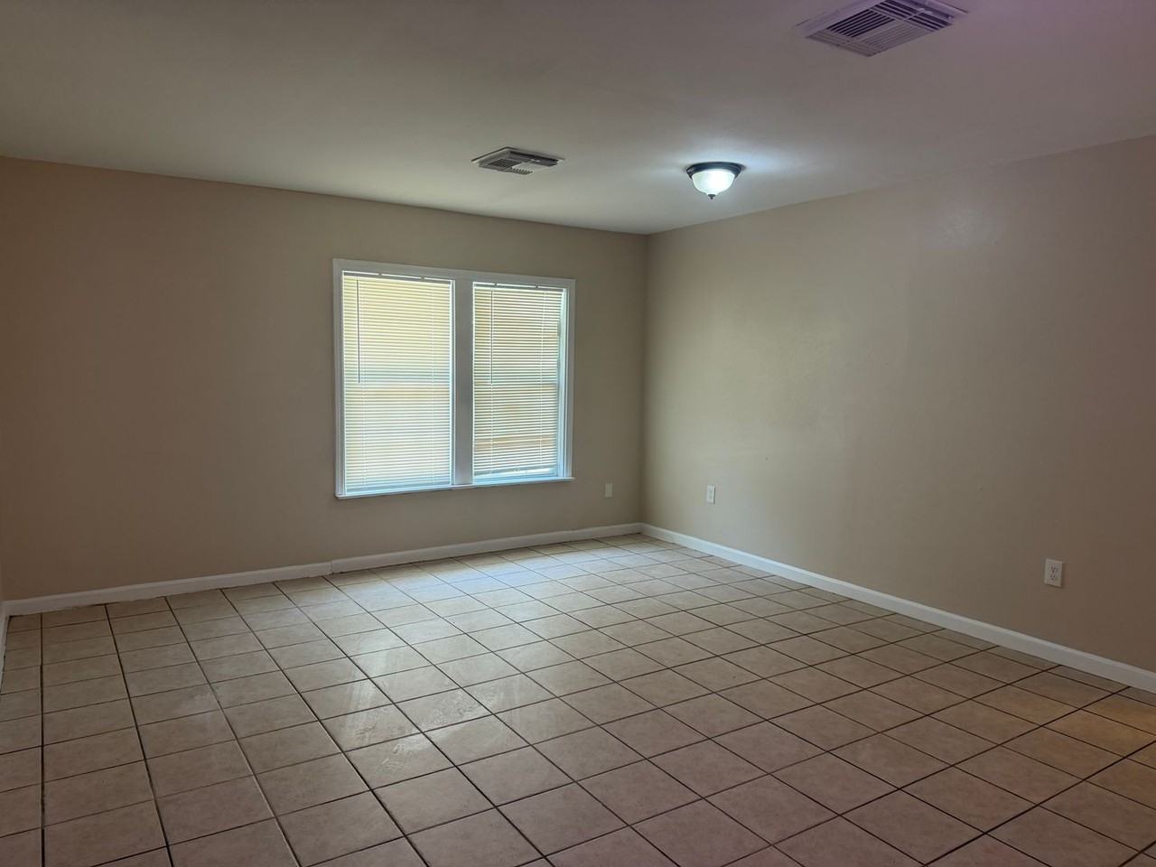 6740 Ozark St - Photo 2 of 13