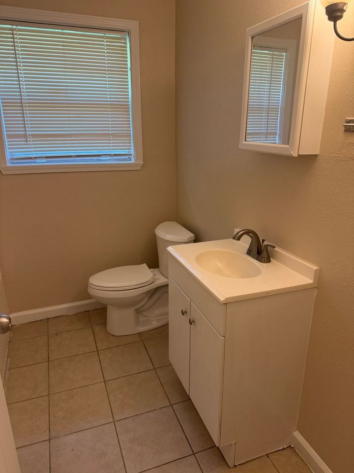 6740 Ozark St - Photo 3 of 13