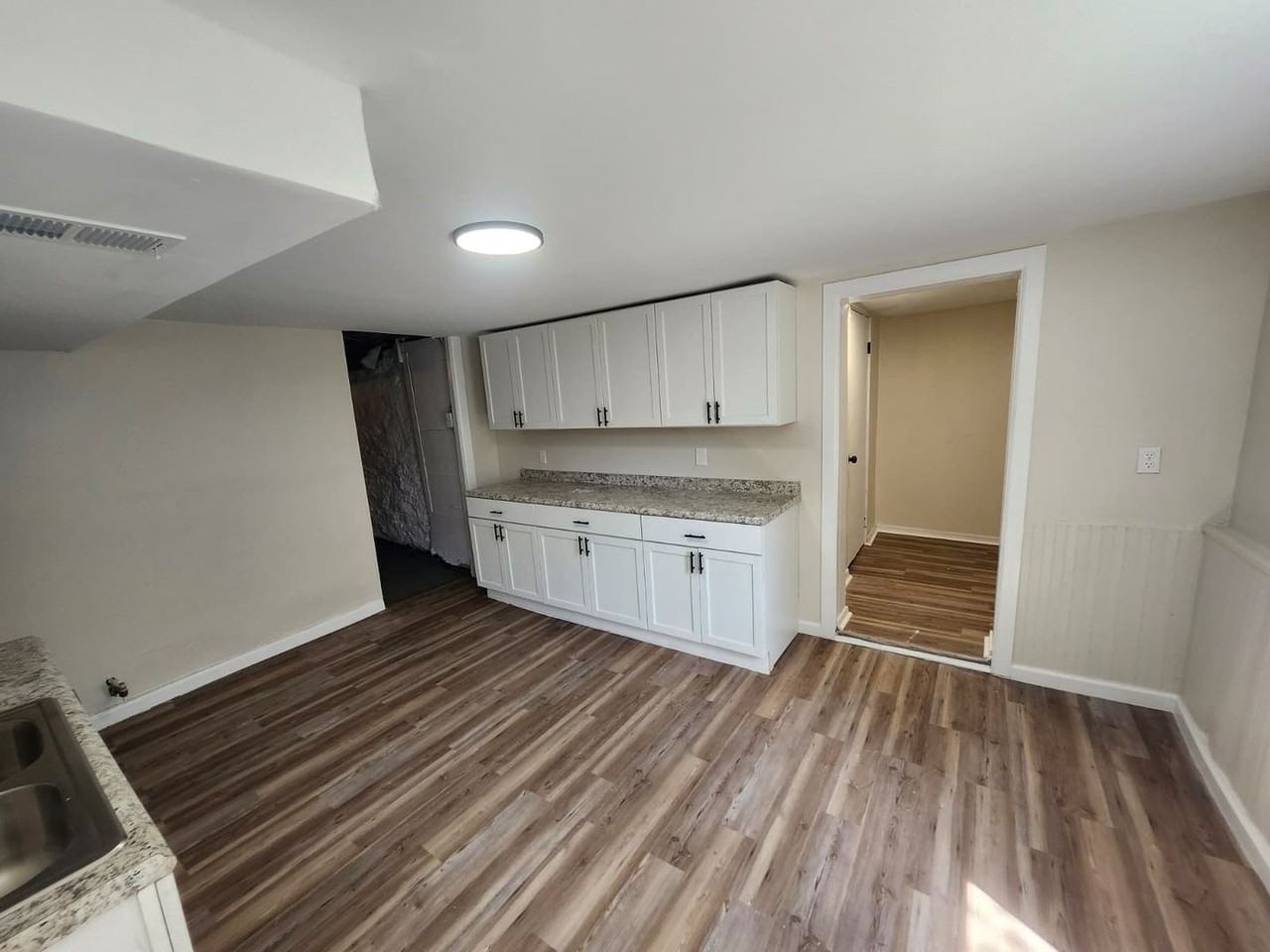 819 Frank St - Photo 2 of 11