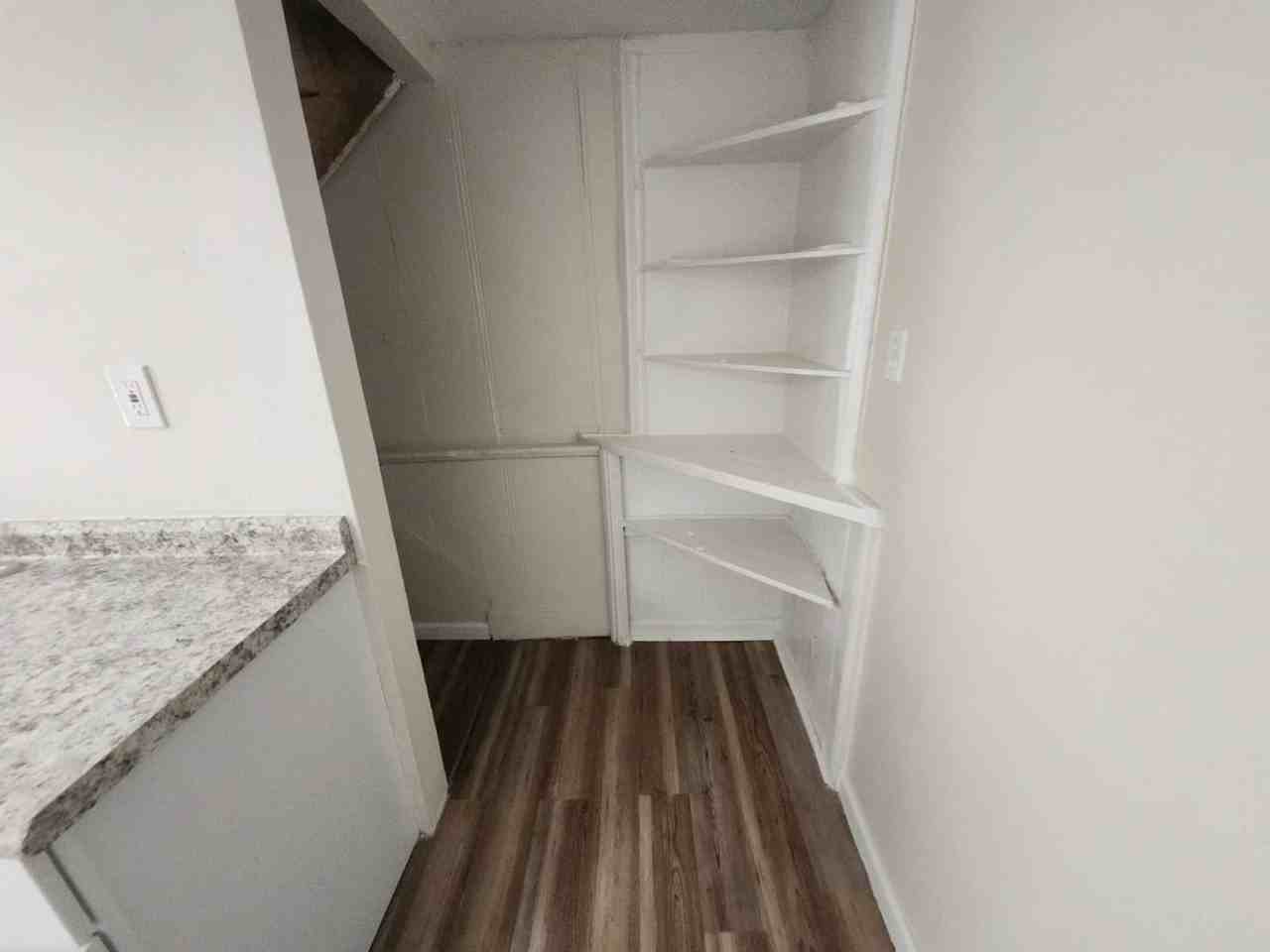 819 Frank St - Photo 6 of 11