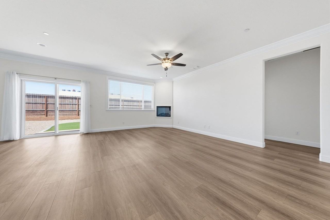 2877 Ukonom Dr - Photo 5 of 24