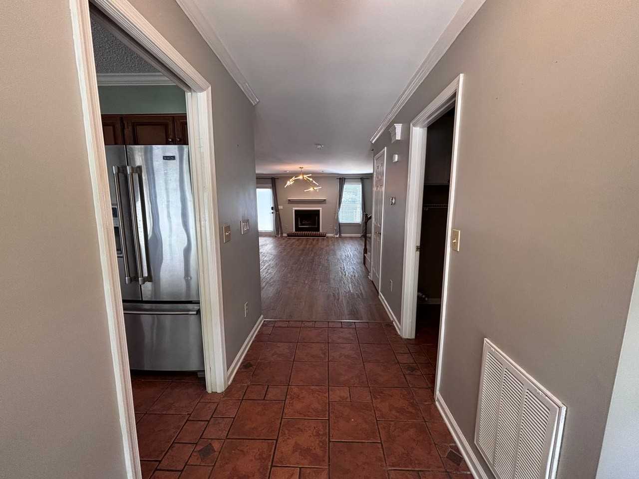 1117 Summer Pl - Photo 2 of 15
