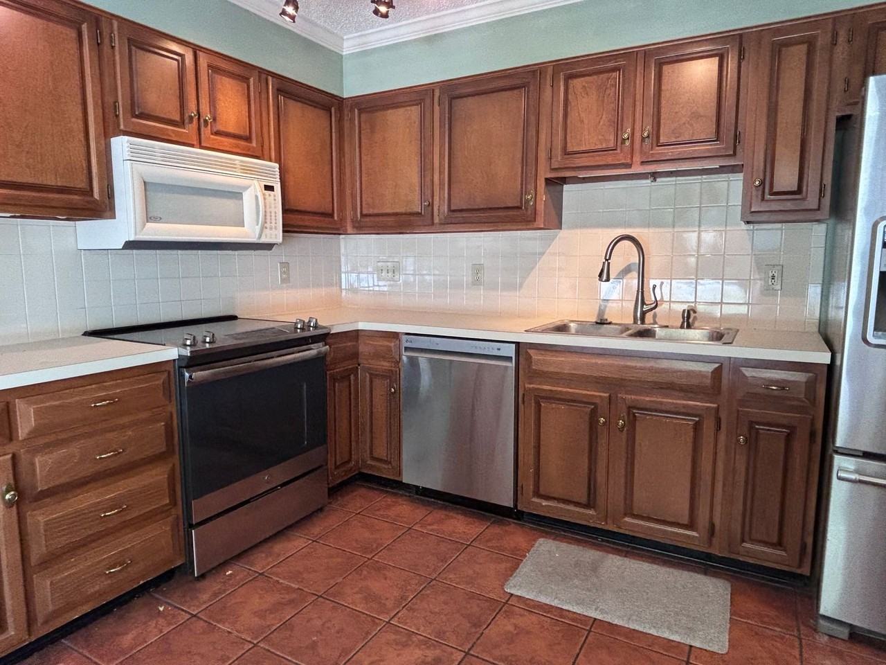 1117 Summer Pl - Photo 4 of 15