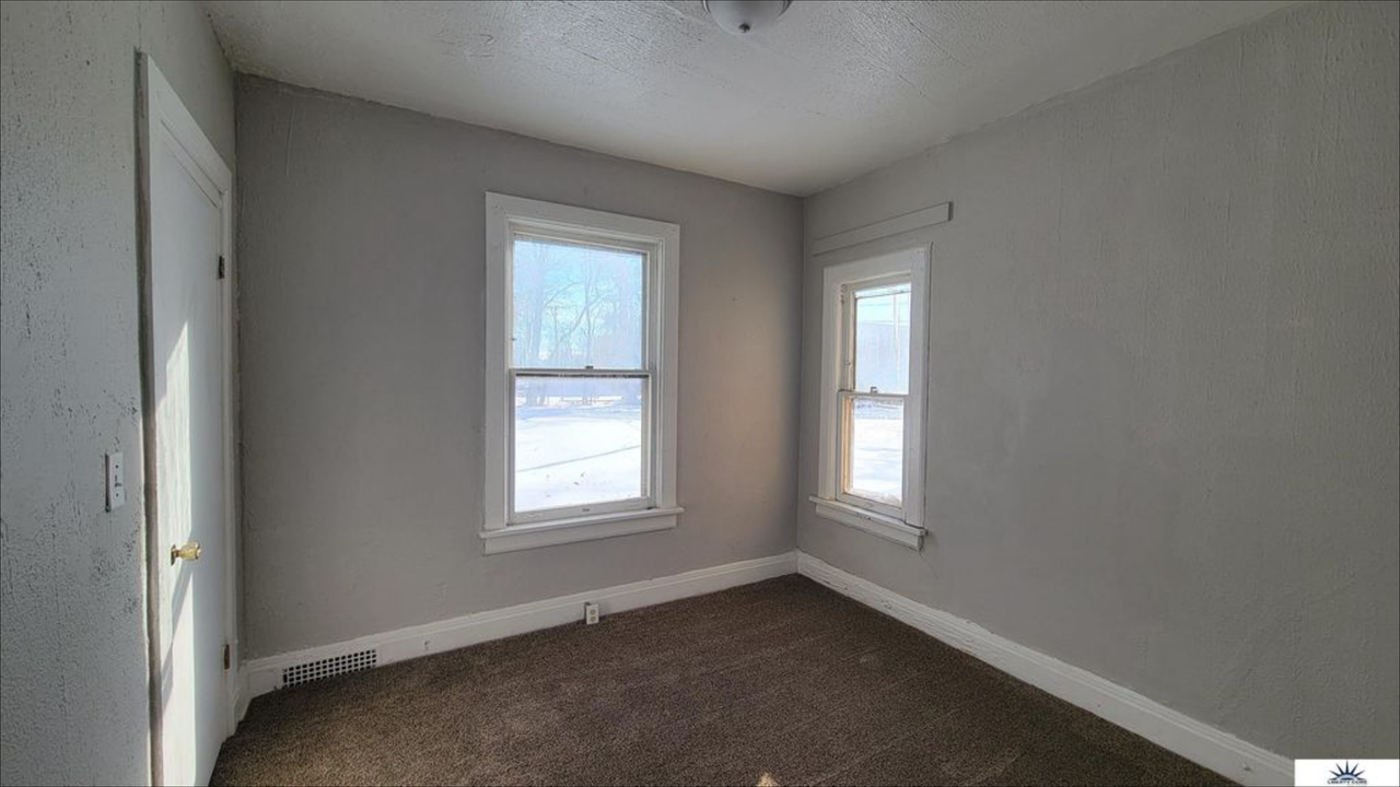 2423 Templeton St - Photo 6 of 12