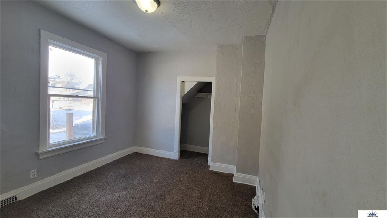 2423 Templeton St - Photo 7 of 12