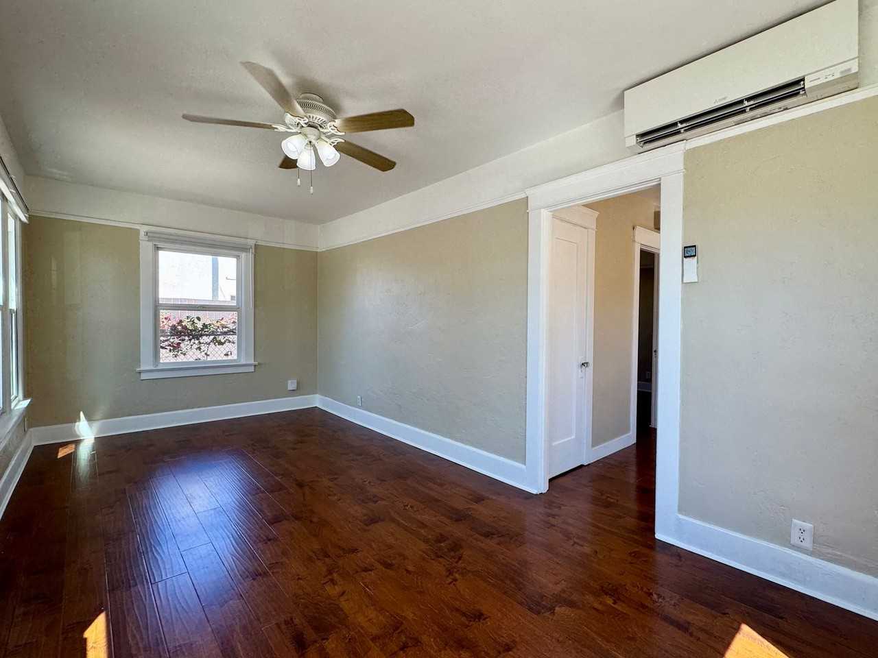 3320 Redwood St - Photo 6 of 35