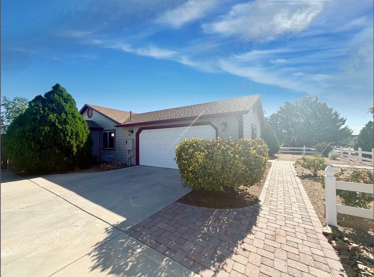821 Village Cir