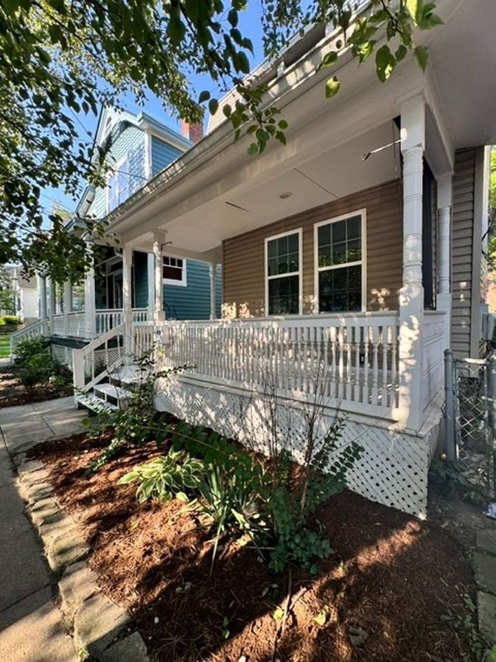 2015 Greenup St - Photo 2 of 25