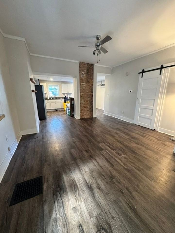 2015 Greenup St - Photo 3 of 25