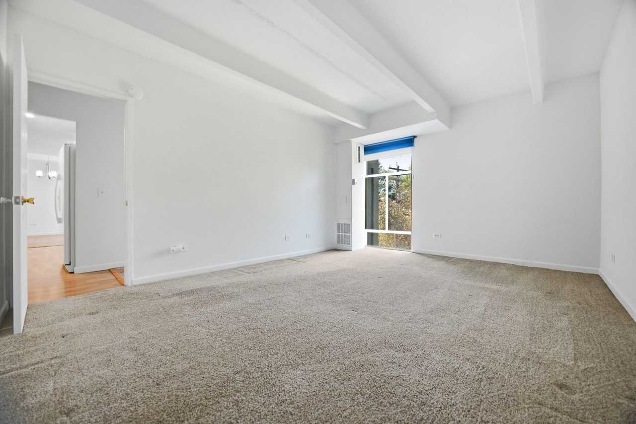 675 S University Blvd #301 - Photo 5 of 27