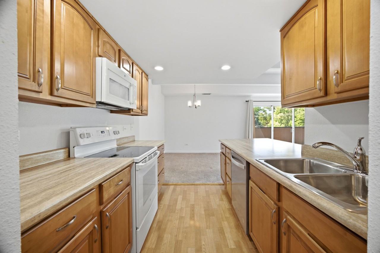 675 S University Blvd #301 - Photo 7 of 27