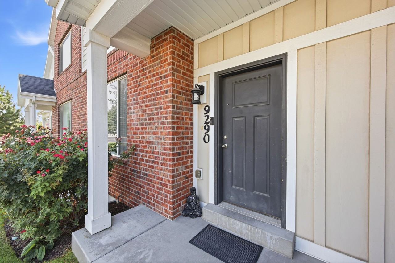9290 S Rose Cottage Way - Photo 2 of 29