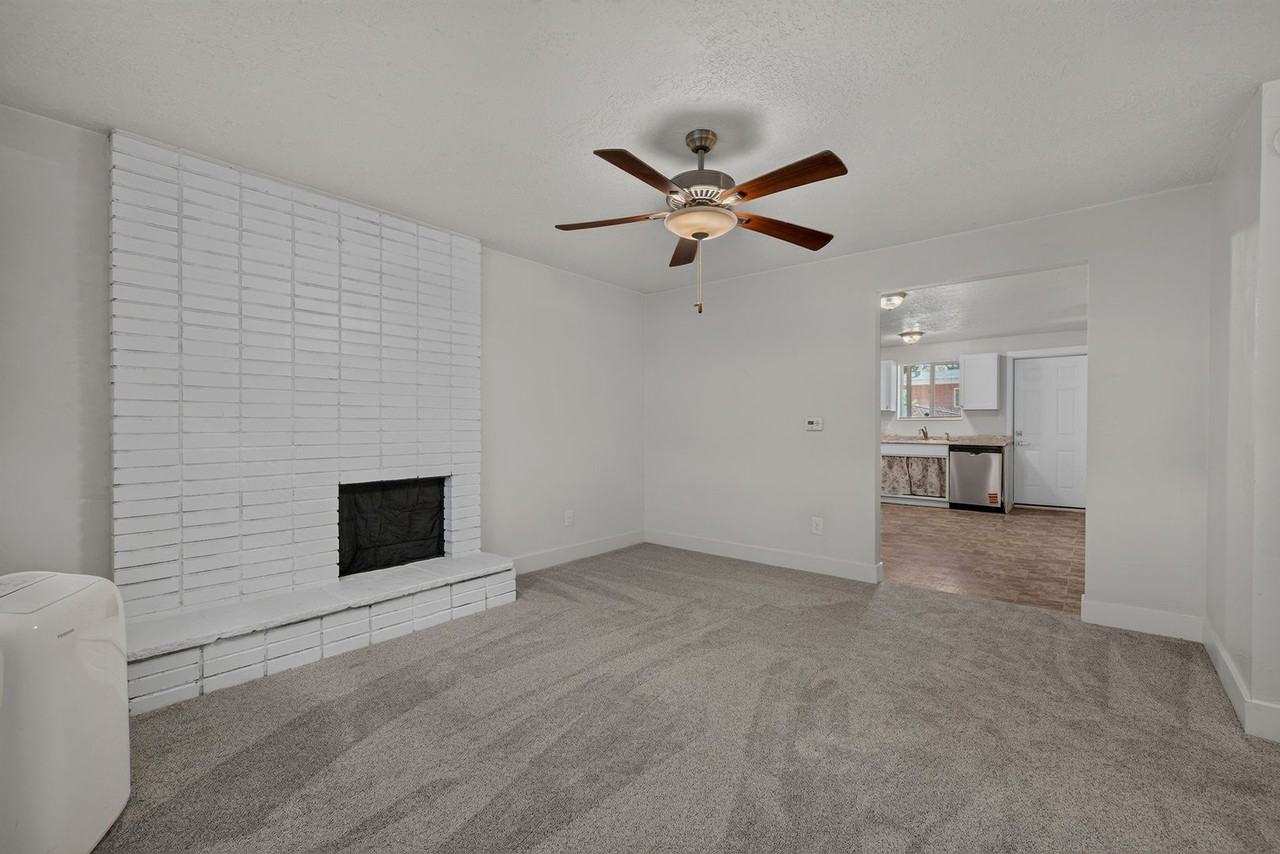 349 N 800 E - Photo 4 of 25