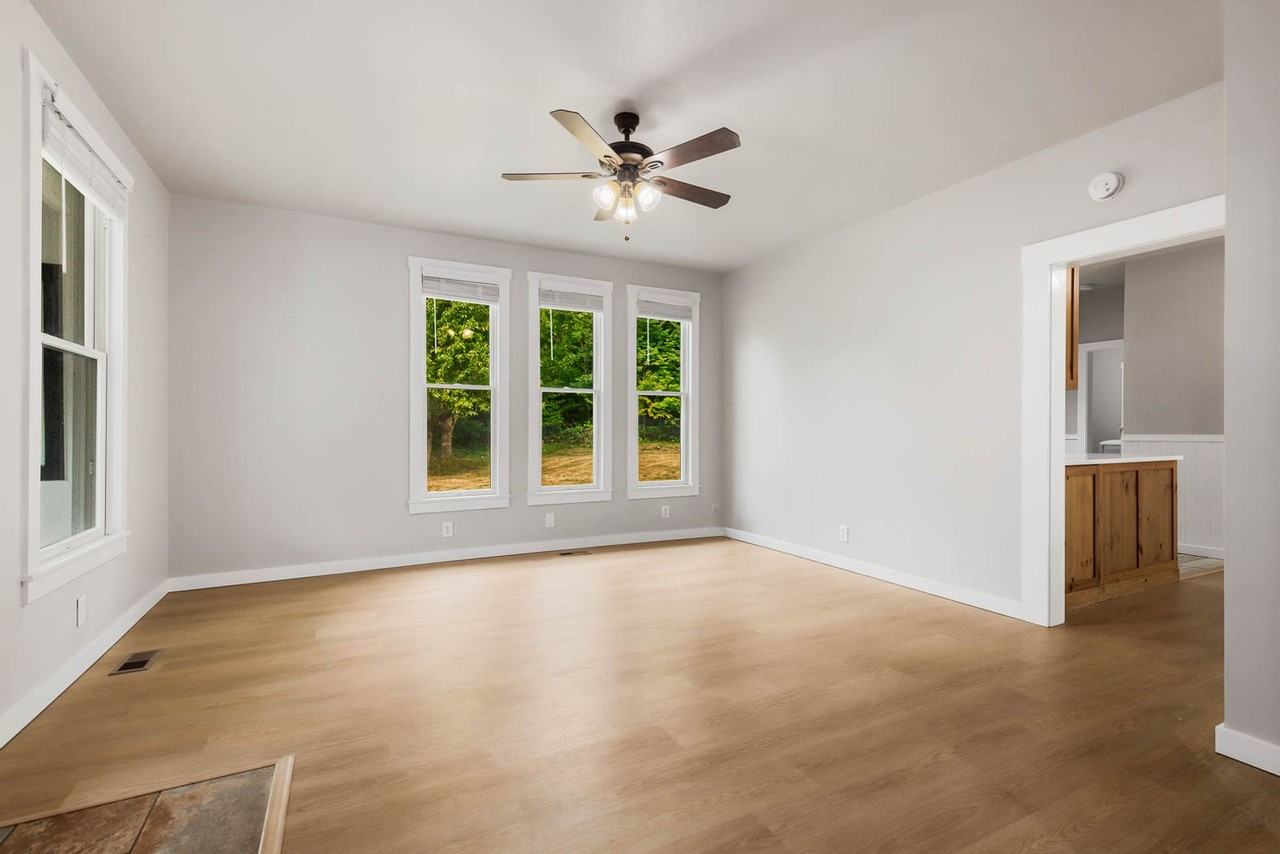33724 Se Hudson Rd - Photo 7 of 20