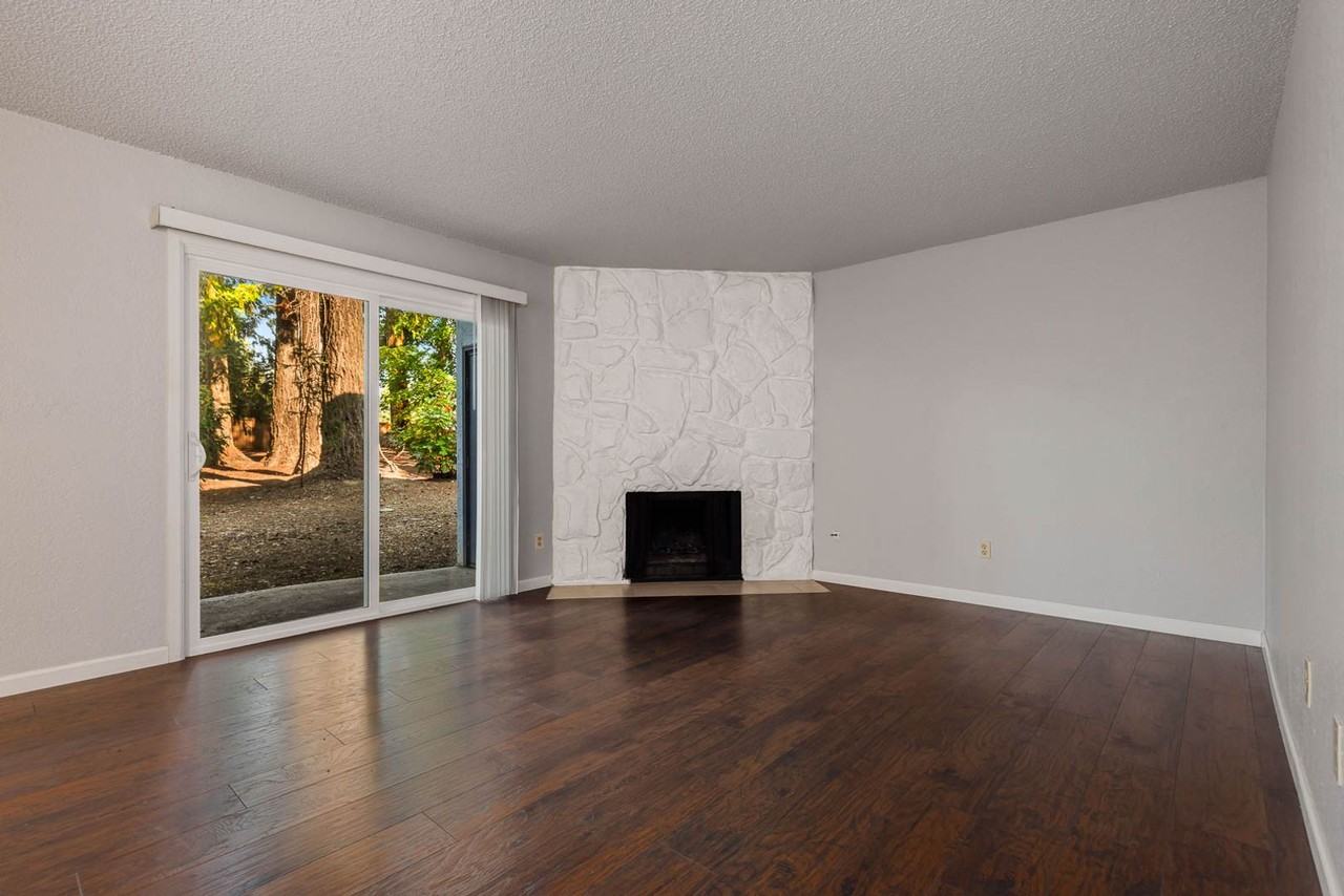 14022 Juanita Dr Ne - Photo 3 of 17