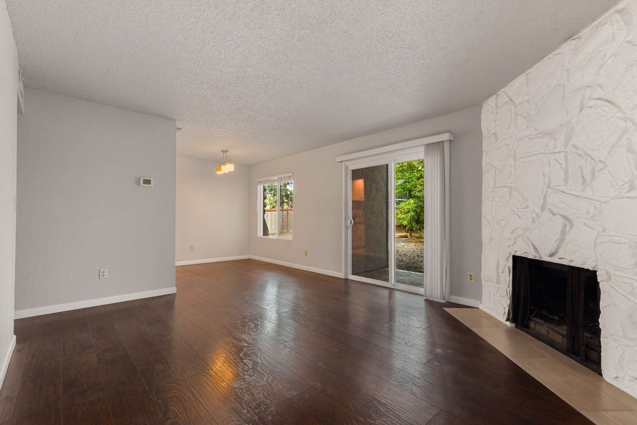 14022 Juanita Dr Ne - Photo 4 of 17