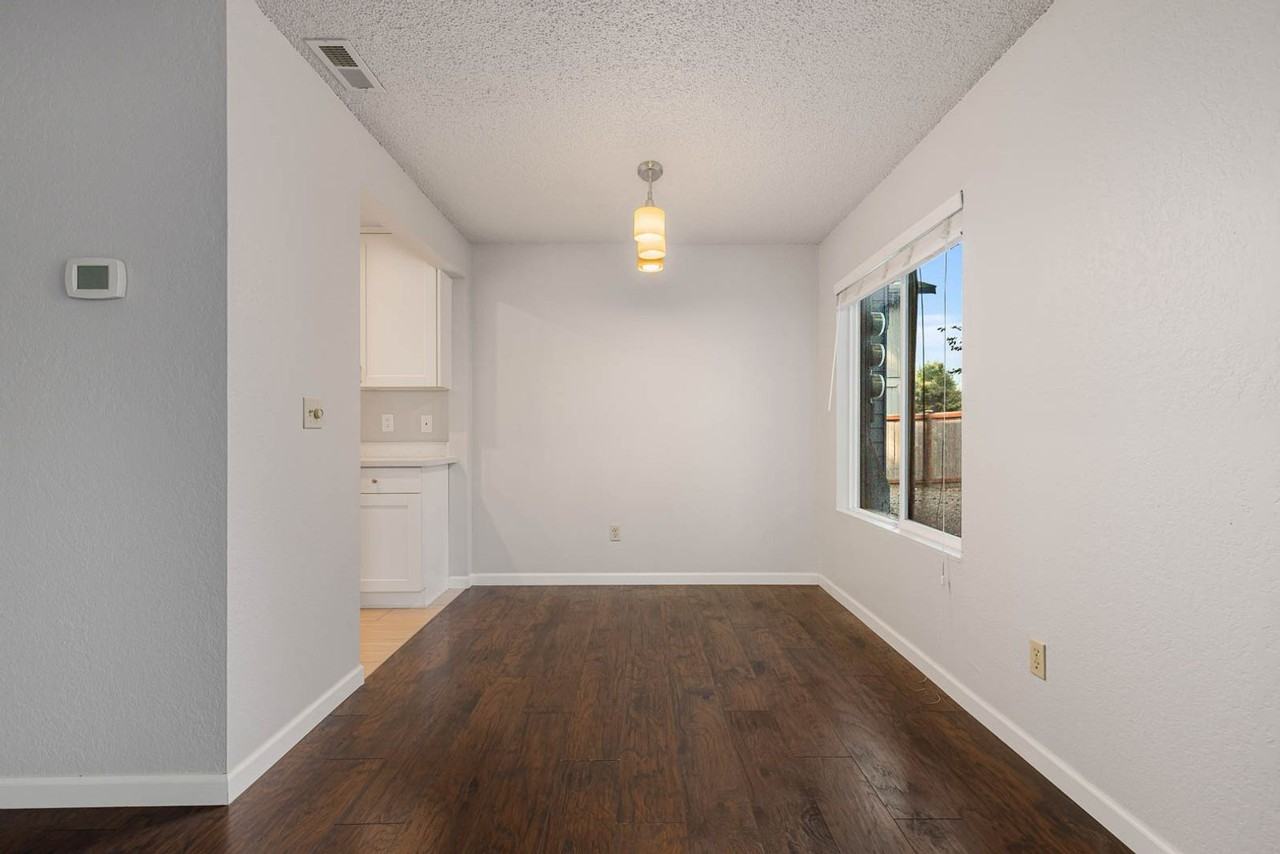 14022 Juanita Dr Ne - Photo 6 of 17