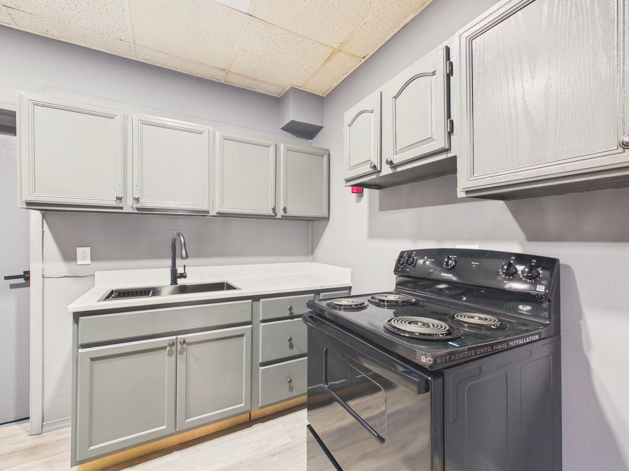 1527 Naudain St - Photo 3 of 22
