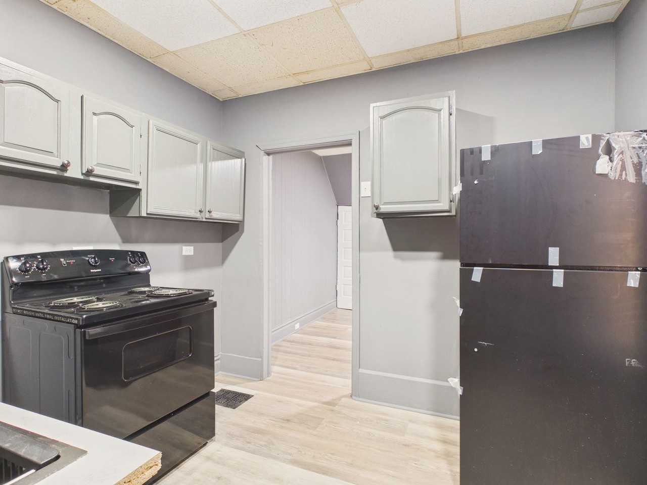 1527 Naudain St - Photo 4 of 22