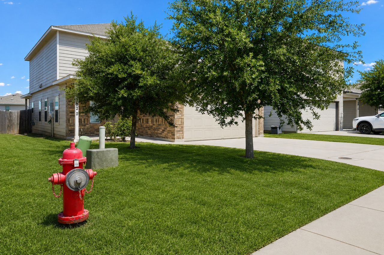 5502 Daniel Way - Photo 3 of 20